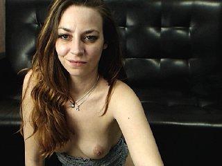 AdeleDivine bongacams