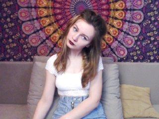 AnnaMoure bongacams