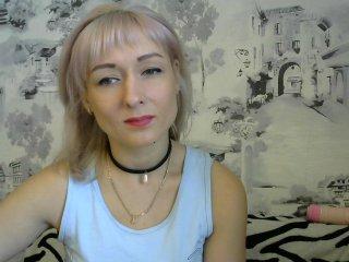 AshleyGolden bongacams