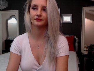 AshleyLunna bongacams