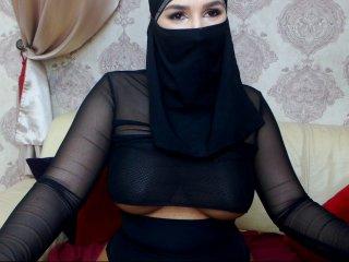 AzmaniSelma20 bongacams