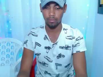 bigcockguylatin chaturbate