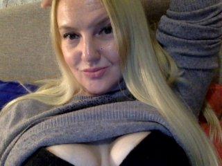 BlondyVio bongacams