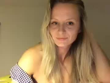 bustybee88 chaturbate