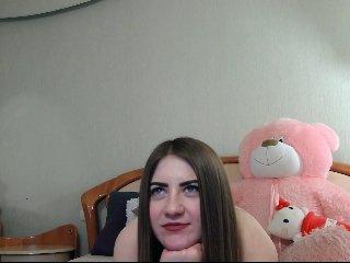 CandyAdele bongacams