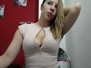 carolinewet bongacams