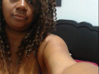 Catalina7pecs bongacams