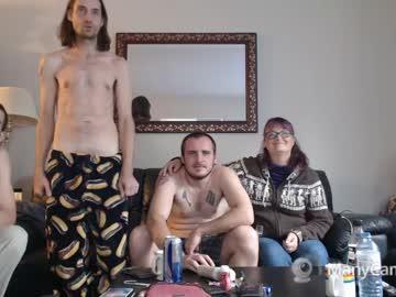 chillthrouple chaturbate