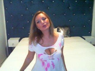 ChristinaHotX bongacams