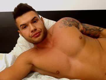 chrisbigmuscles chaturbate