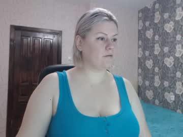 crystalleyess chaturbate