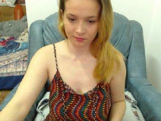 Cute-Saundra bongacams