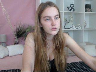 EmilySpaceW bongacams