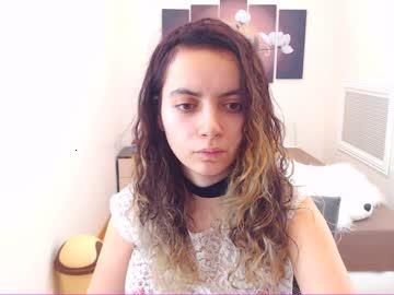 emilymellow chaturbate