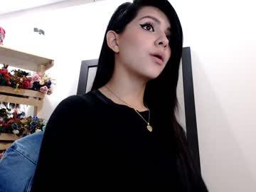 holly_wet chaturbate