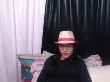 honeykaroll chaturbate