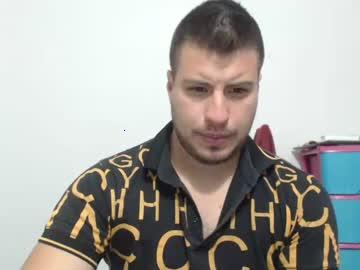 johan_latino1053 chaturbate