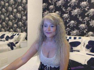 julliaqueen bongacams