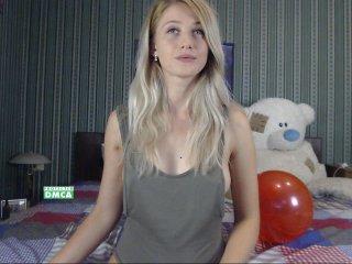 JustUrGirl bongacams