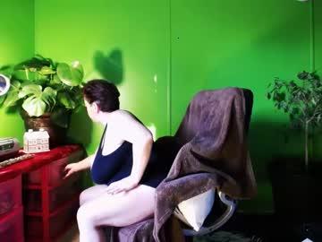 kurvy38k chaturbate