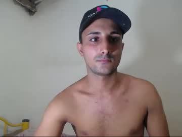 latinmenhugecock chaturbate