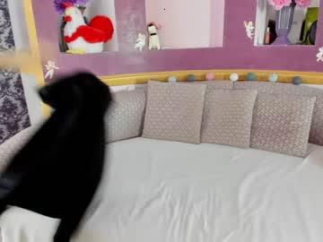 littlebrunette18 chaturbate