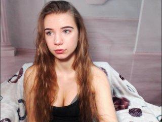 LucySuperGirl bongacams