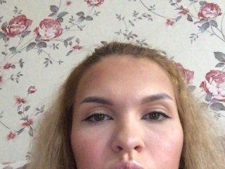 Malvina000 bongacams