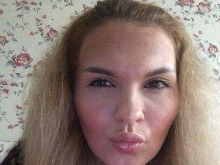 Malvina000 bongacams