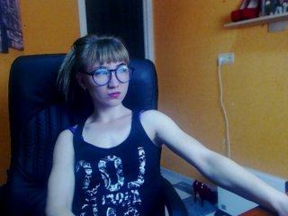 MikaBlonde bongacams