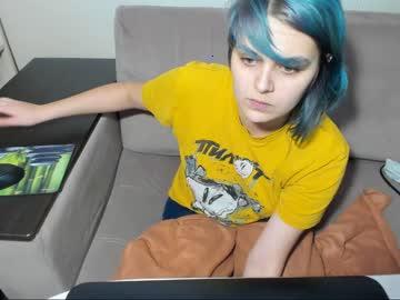 mikkiallowers chaturbate