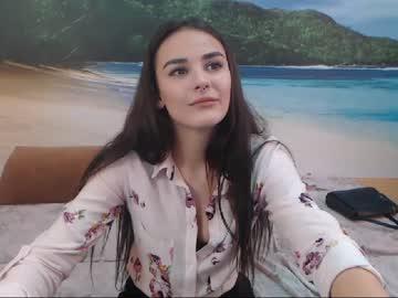 nelli_born chaturbate