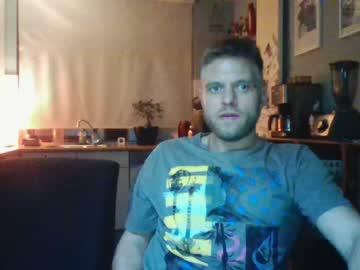 niko8319 chaturbate