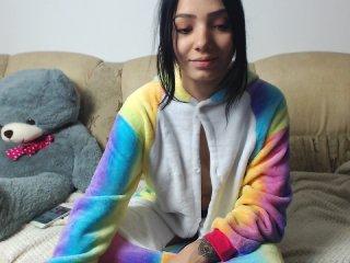 PetitGirl69 bongacams