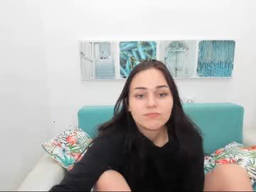 saramorlow chaturbate