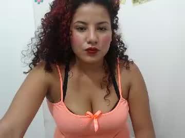 sexycurves22 chaturbate