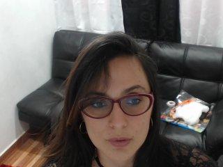 Shirley-13 bongacams