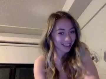 skylarthekitty2000 chaturbate