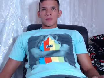 tomhot_18 chaturbate