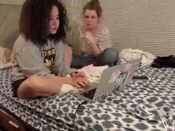 twobrokegirlz chaturbate