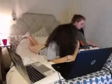 twobrokegirlz chaturbate