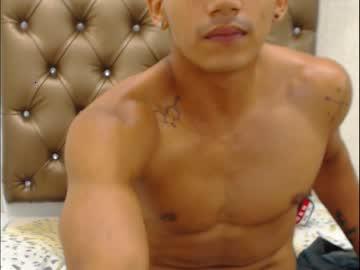 urielhot70 chaturbate