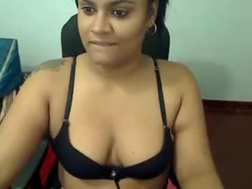 yinnas3x chaturbate